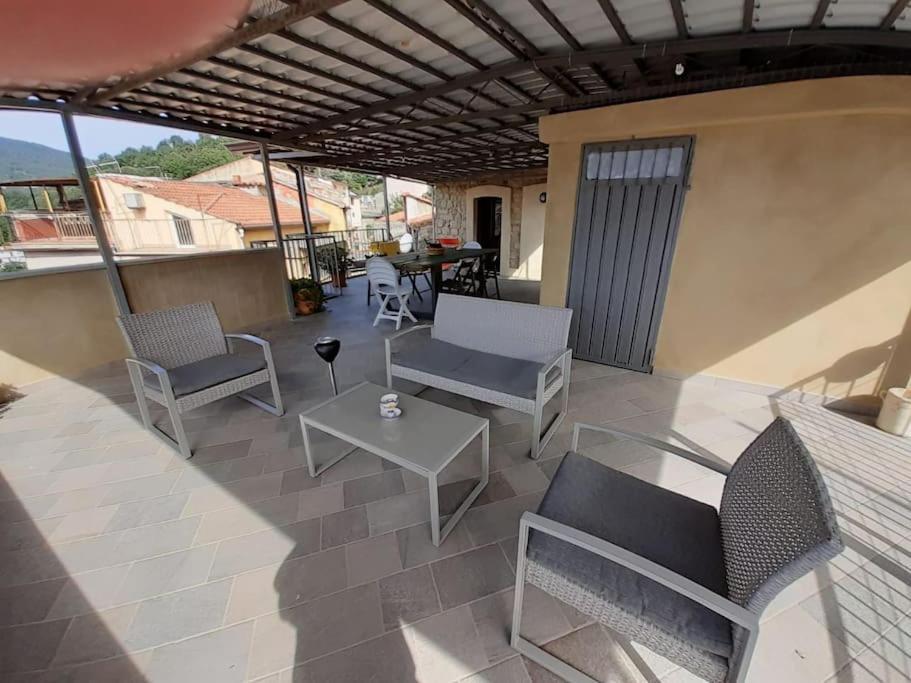 Вилла Casa Torre Con Terrazza Panoramica Futani Экстерьер фото